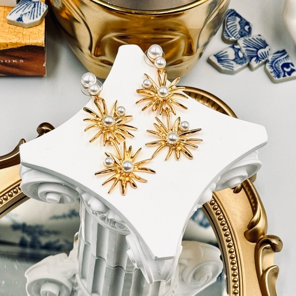 🆕 OSCAR DE LA RENTA 🧿 NWOT Starburst Faux Pearl Drop Earrings - Picture 5 of 11